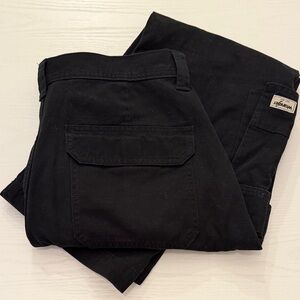 EUC Wrangler Black Cargo Pants 33x30